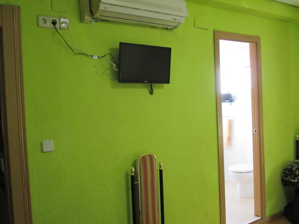 Hostal Pradillo Мостолес Екстер'єр фото