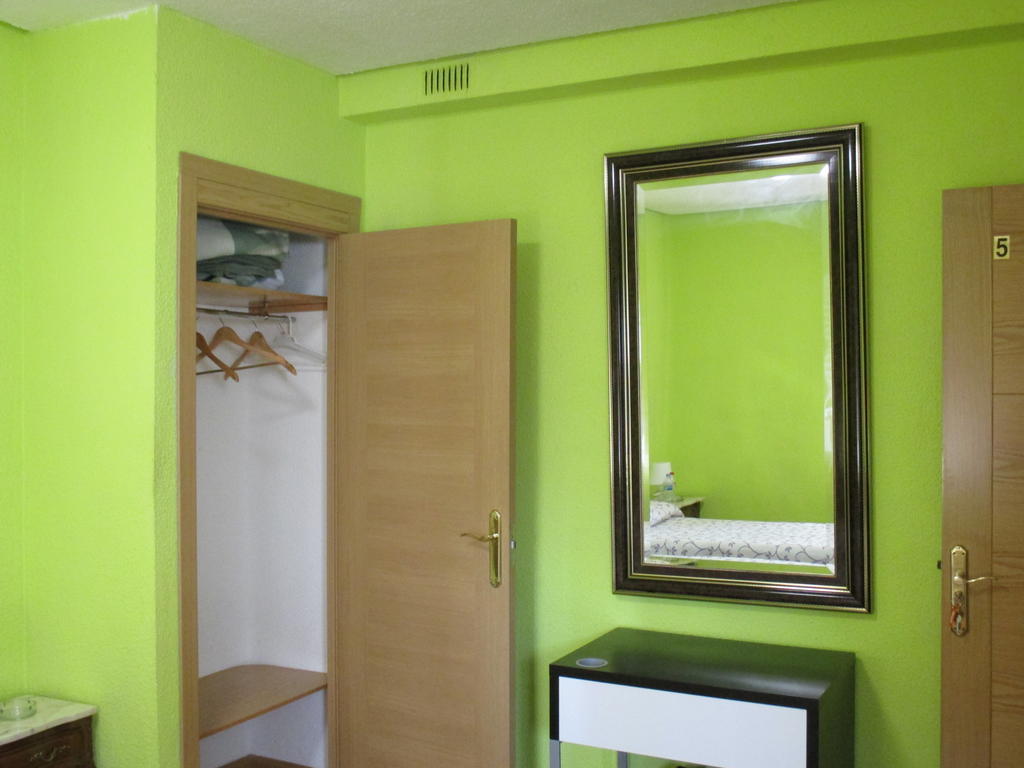 Hostal Pradillo Мостолес Екстер'єр фото