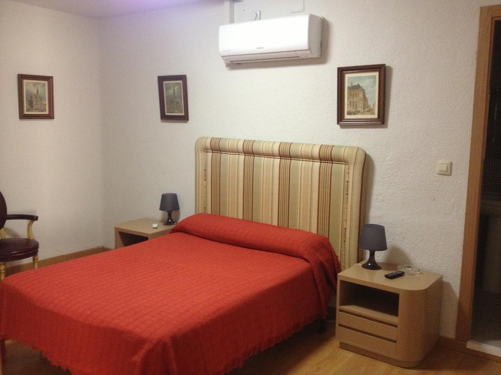 Hostal Pradillo Мостолес Екстер'єр фото