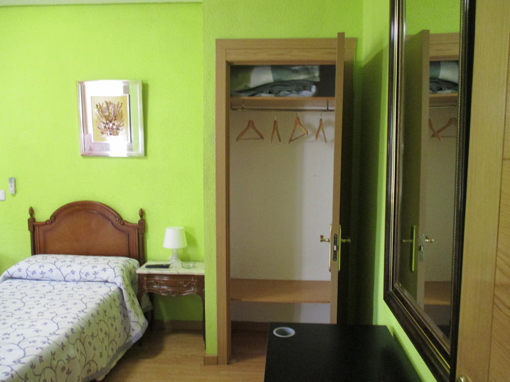 Hostal Pradillo Мостолес Екстер'єр фото