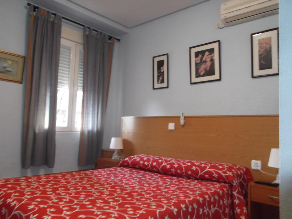 Hostal Pradillo Мостолес Екстер'єр фото