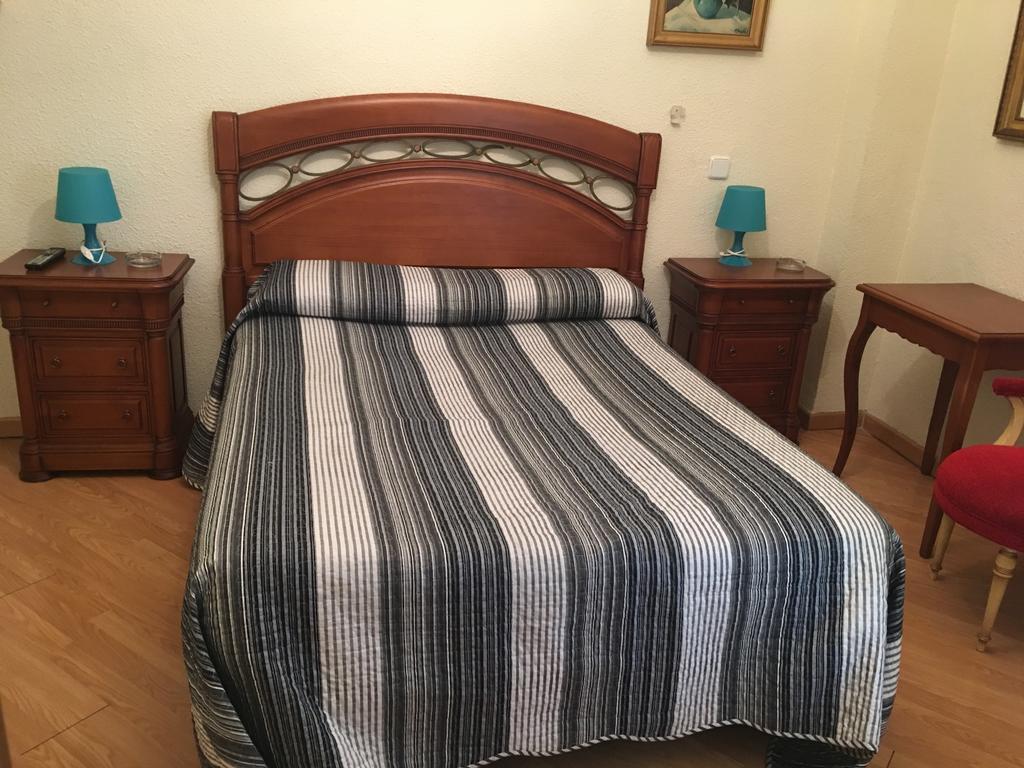 Hostal Pradillo Мостолес Екстер'єр фото